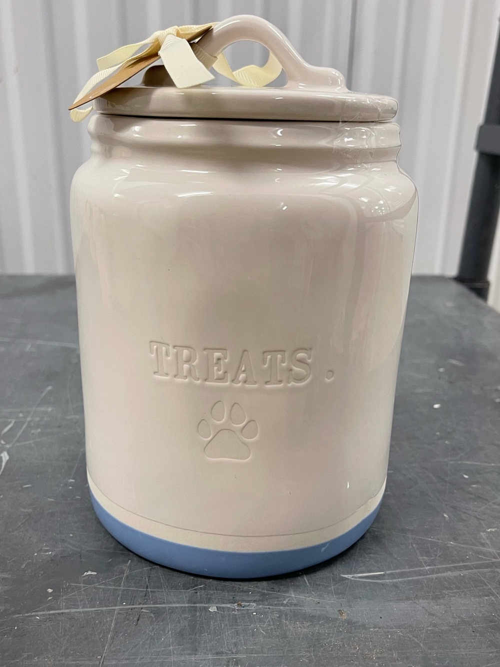 Rae Dunn TREATS pet canister - 🐾 - Brand new never used! - Picture 2 of 6